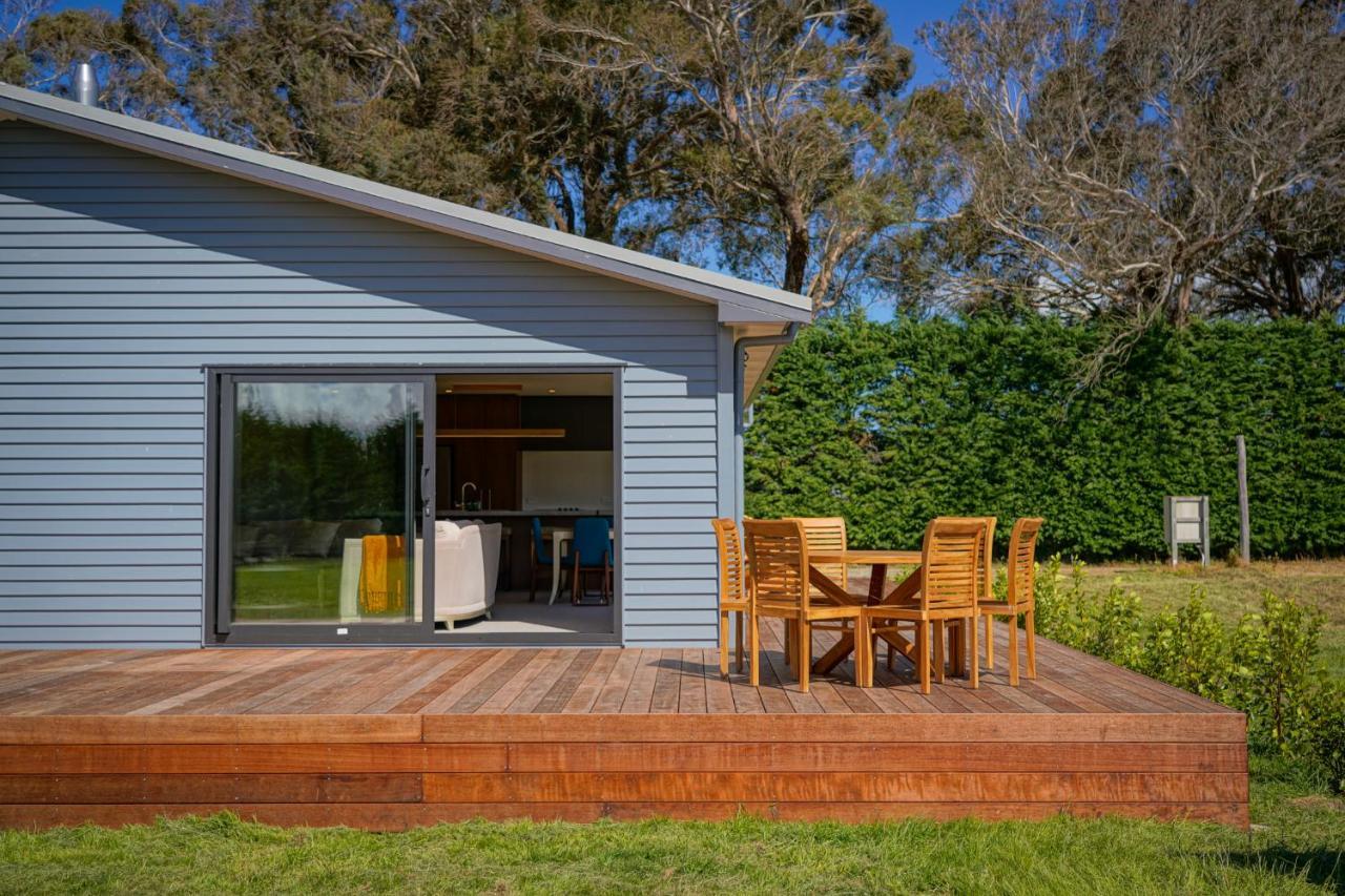 مارتينبوره Parehua Resort المظهر الخارجي الصورة A deck in New Zealand
