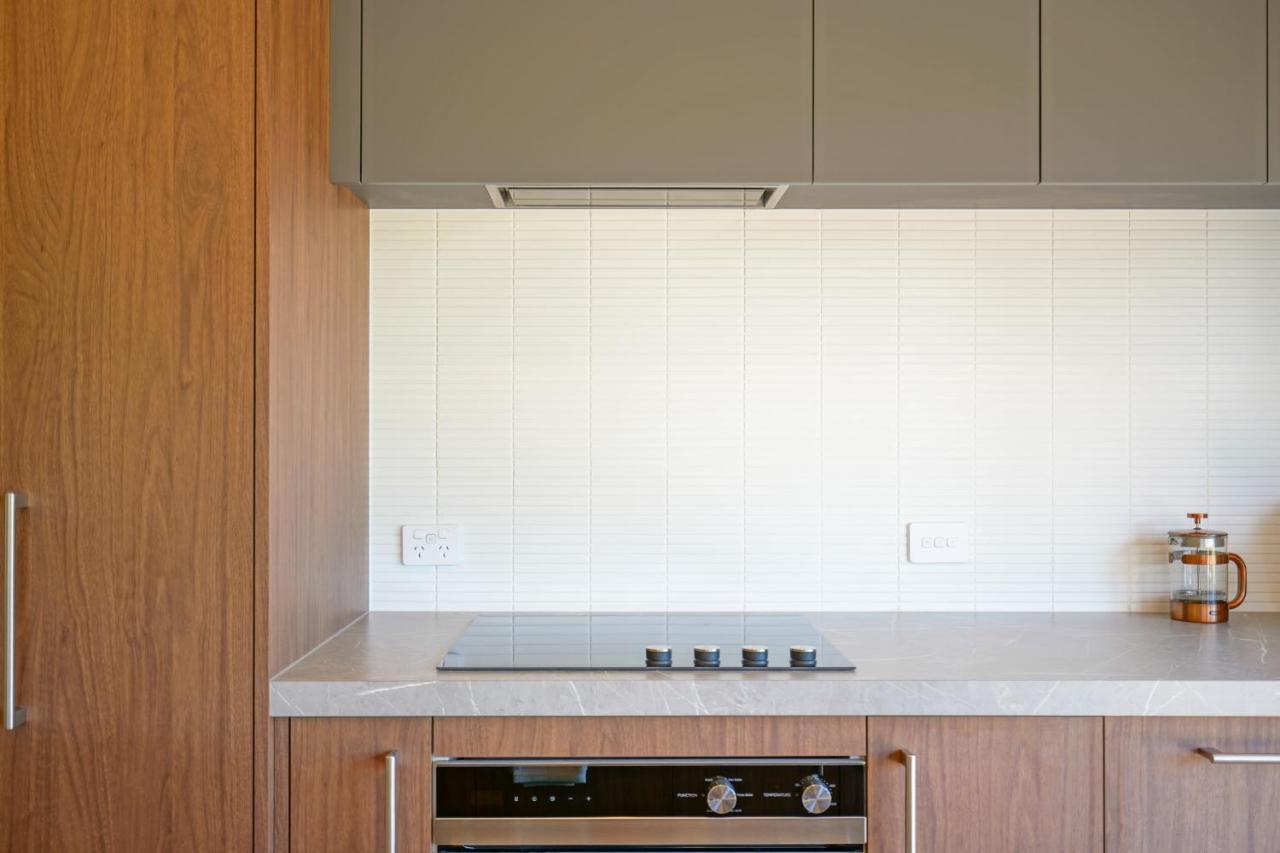 مارتينبوره Parehua Resort المظهر الخارجي الصورة A kitchen with a built-in oven