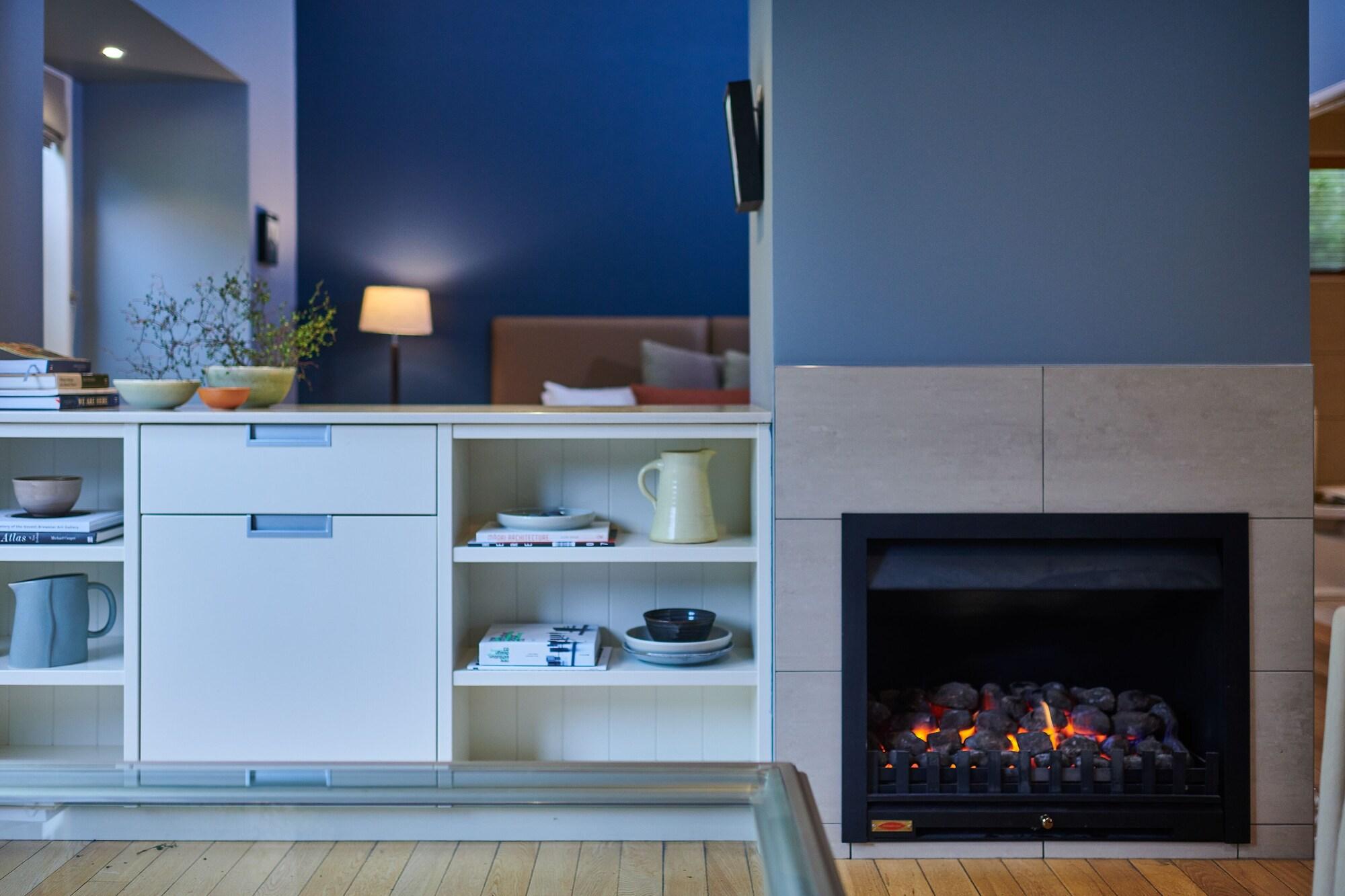 مارتينبوره Parehua Resort المظهر الخارجي الصورة A gas fireplace