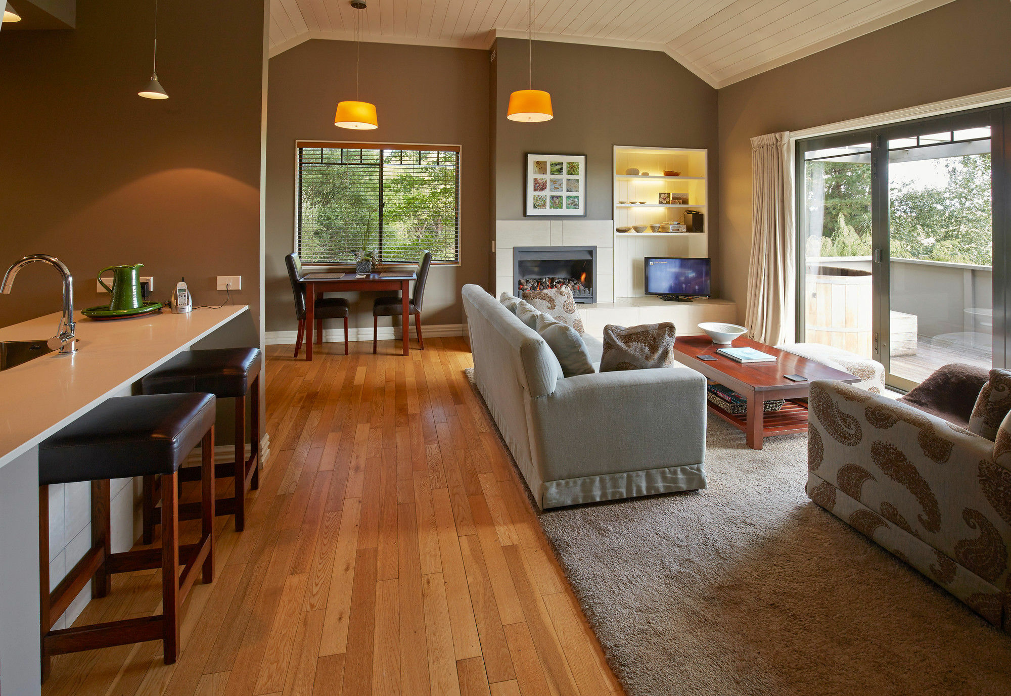 مارتينبوره Parehua Resort المظهر الخارجي الصورة A living room in a house